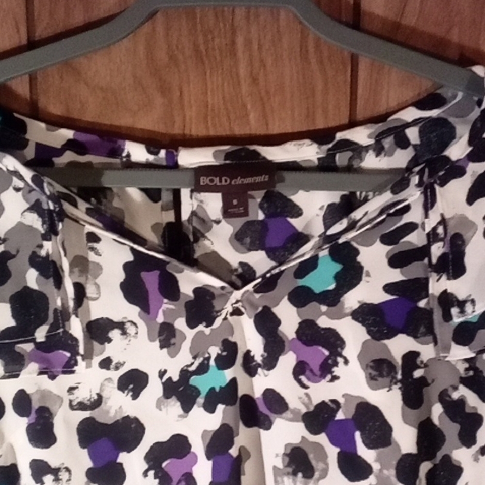 BOLD elements Women's Artistic Print Blouse - Black, Purple, Teal